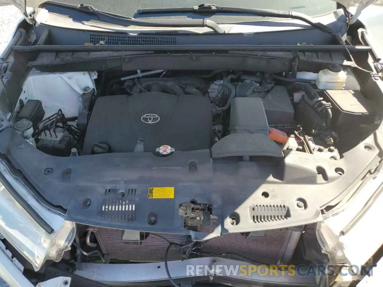 14 Photograph of a damaged car 5TDKZRFH4KS305291 TOYOTA HIGHLANDER 2019
