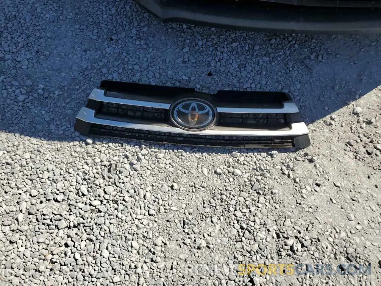 15 Photograph of a damaged car 5TDKZRFH4KS305291 TOYOTA HIGHLANDER 2019