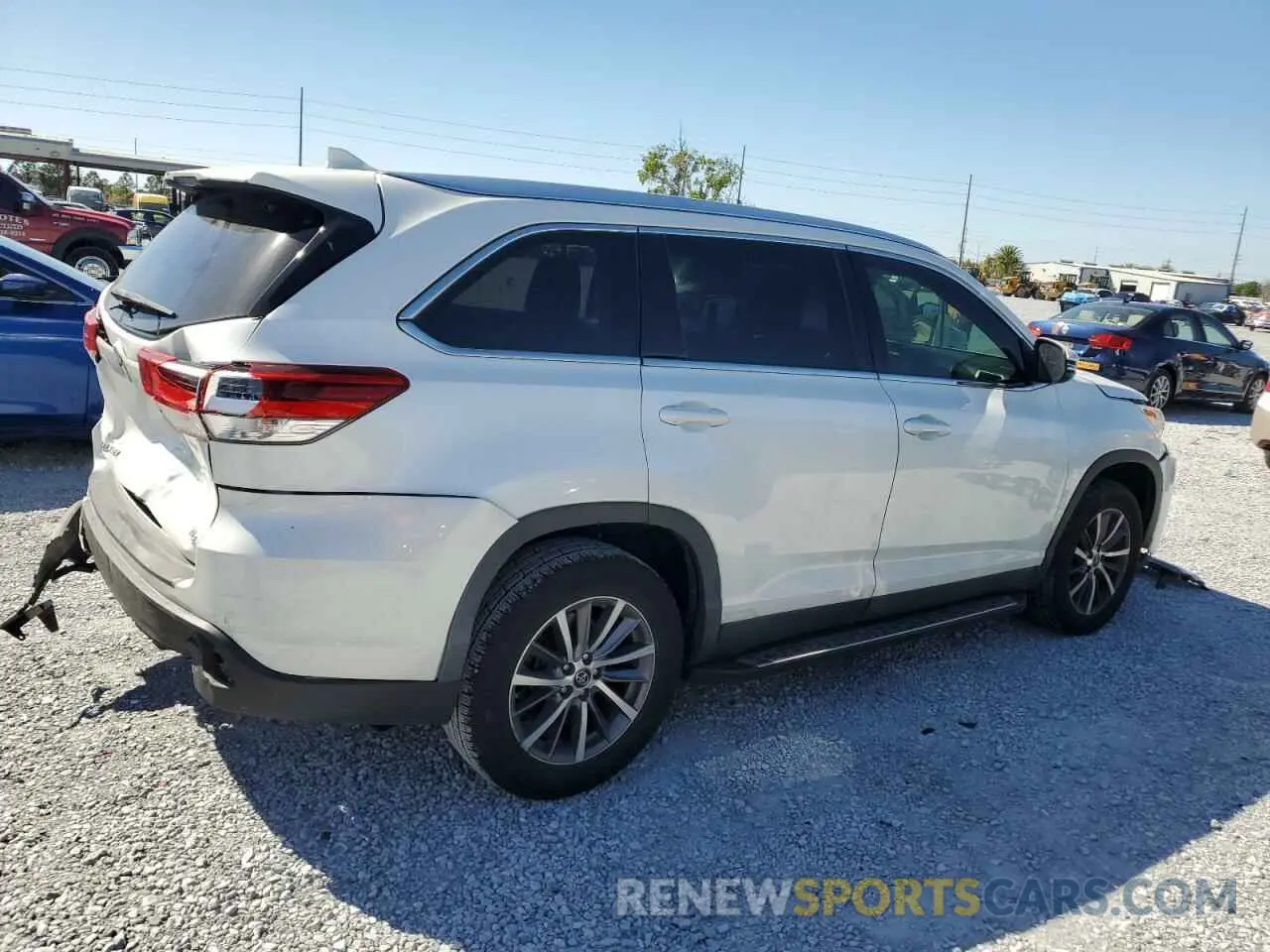 3 Photograph of a damaged car 5TDKZRFH4KS305291 TOYOTA HIGHLANDER 2019
