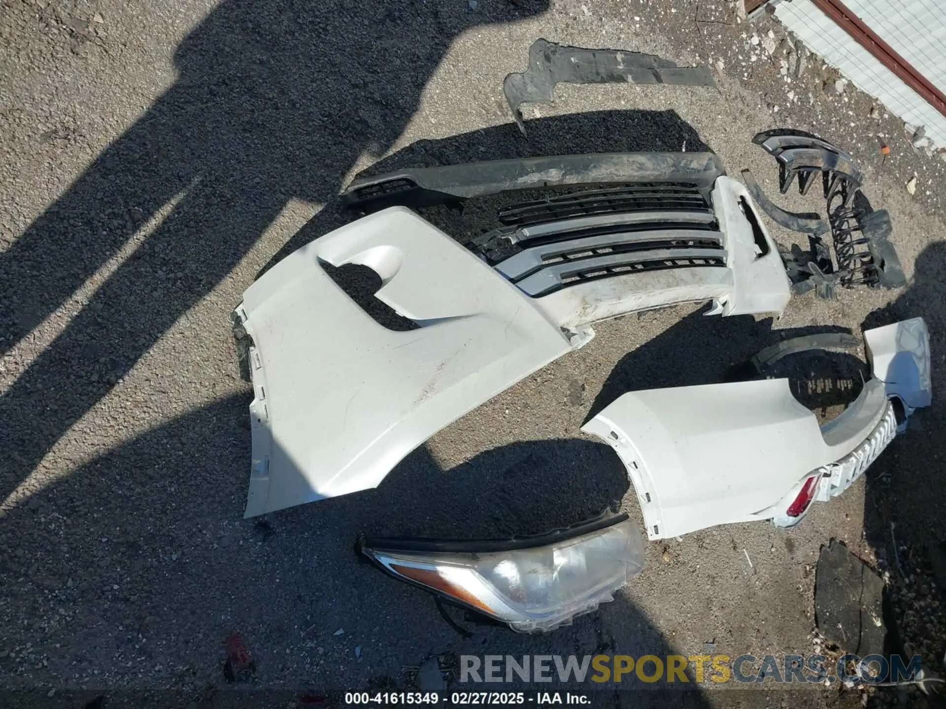 11 Photograph of a damaged car 5TDKZRFH4KS334371 TOYOTA HIGHLANDER 2019