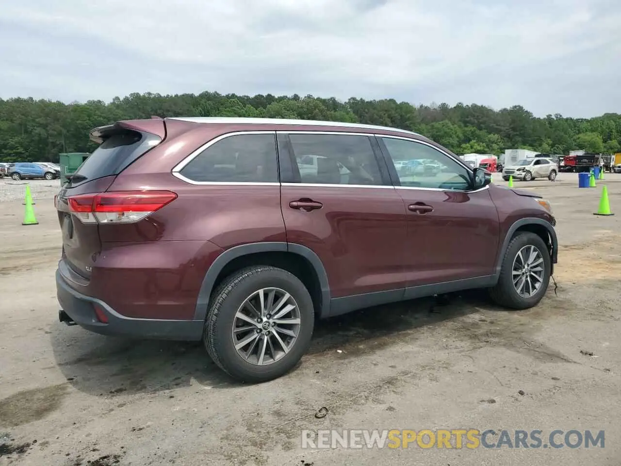 3 Photograph of a damaged car 5TDKZRFH4KS348934 TOYOTA HIGHLANDER 2019