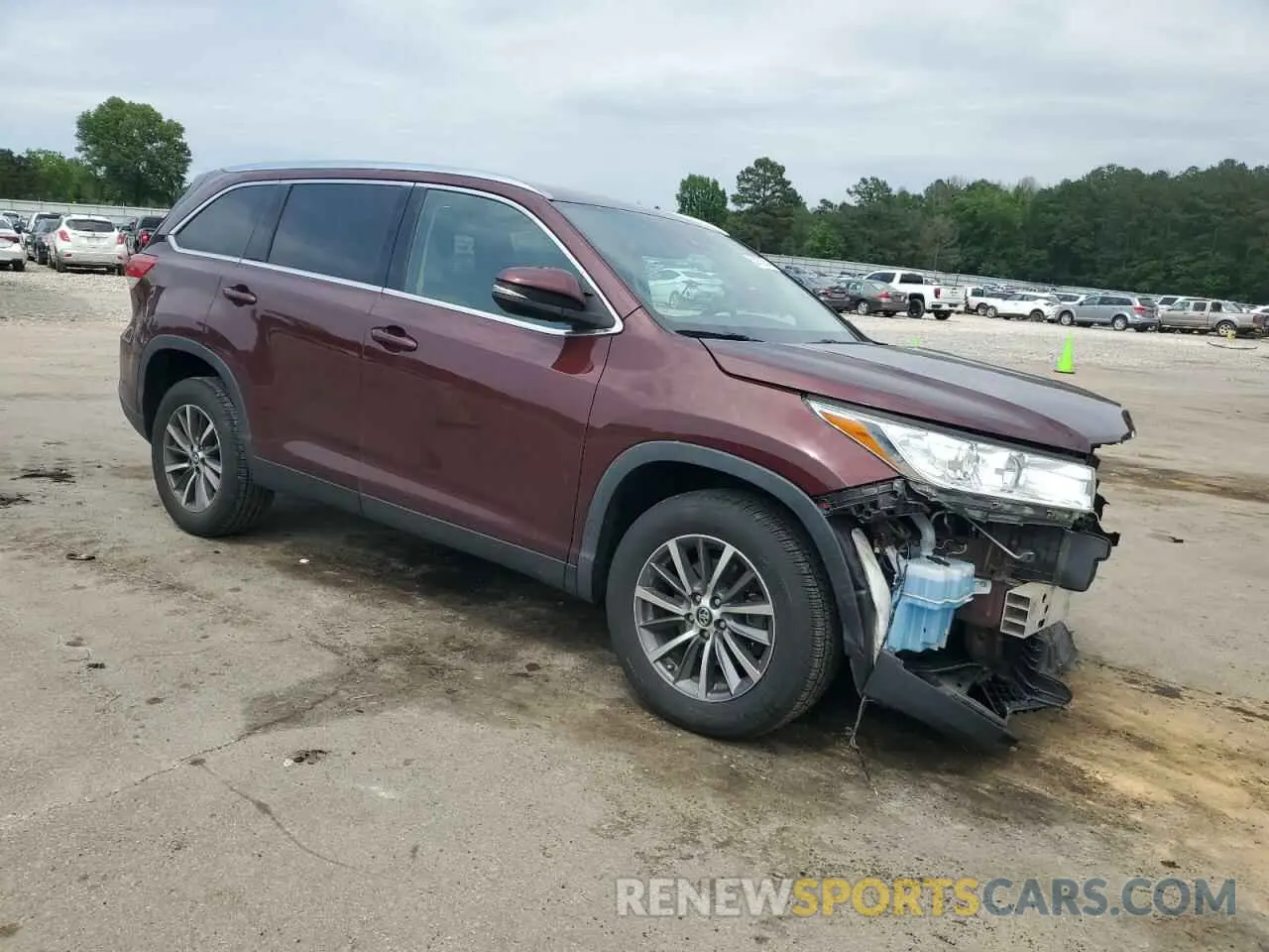 4 Photograph of a damaged car 5TDKZRFH4KS348934 TOYOTA HIGHLANDER 2019