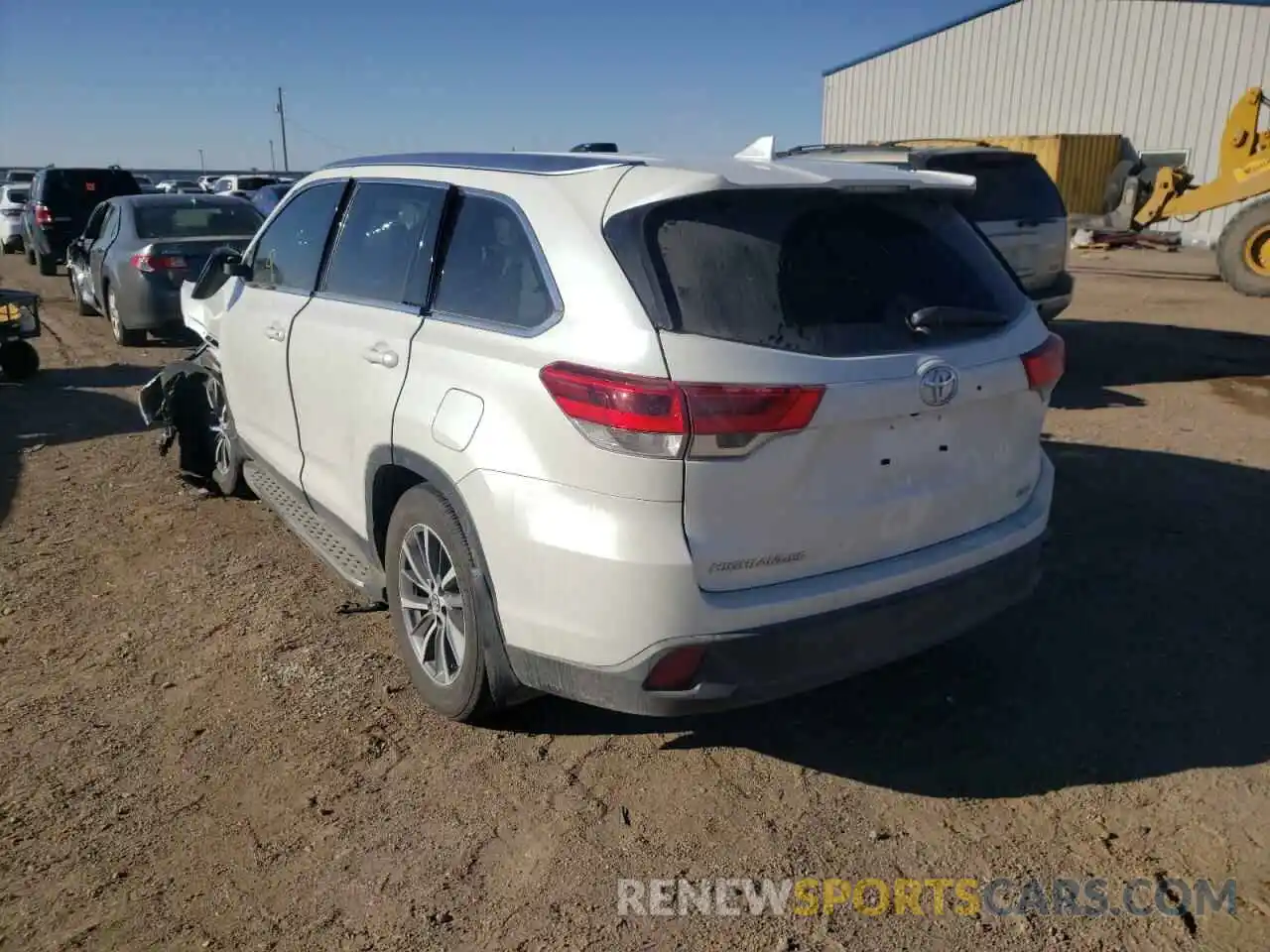 3 Photograph of a damaged car 5TDKZRFH4KS359349 TOYOTA HIGHLANDER 2019