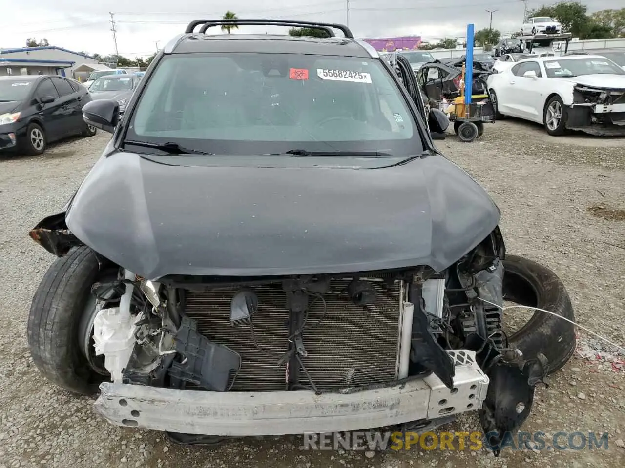 5 Photograph of a damaged car 5TDKZRFH4KS365538 TOYOTA HIGHLANDER 2019