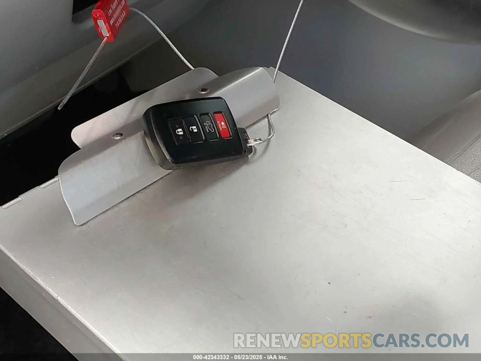 11 Photograph of a damaged car 5TDKZRFH4KS365796 TOYOTA HIGHLANDER 2019