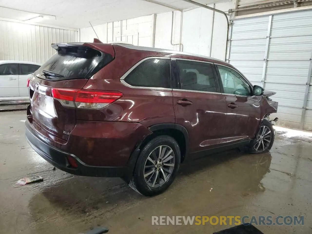 3 Photograph of a damaged car 5TDKZRFH4KS370030 TOYOTA HIGHLANDER 2019