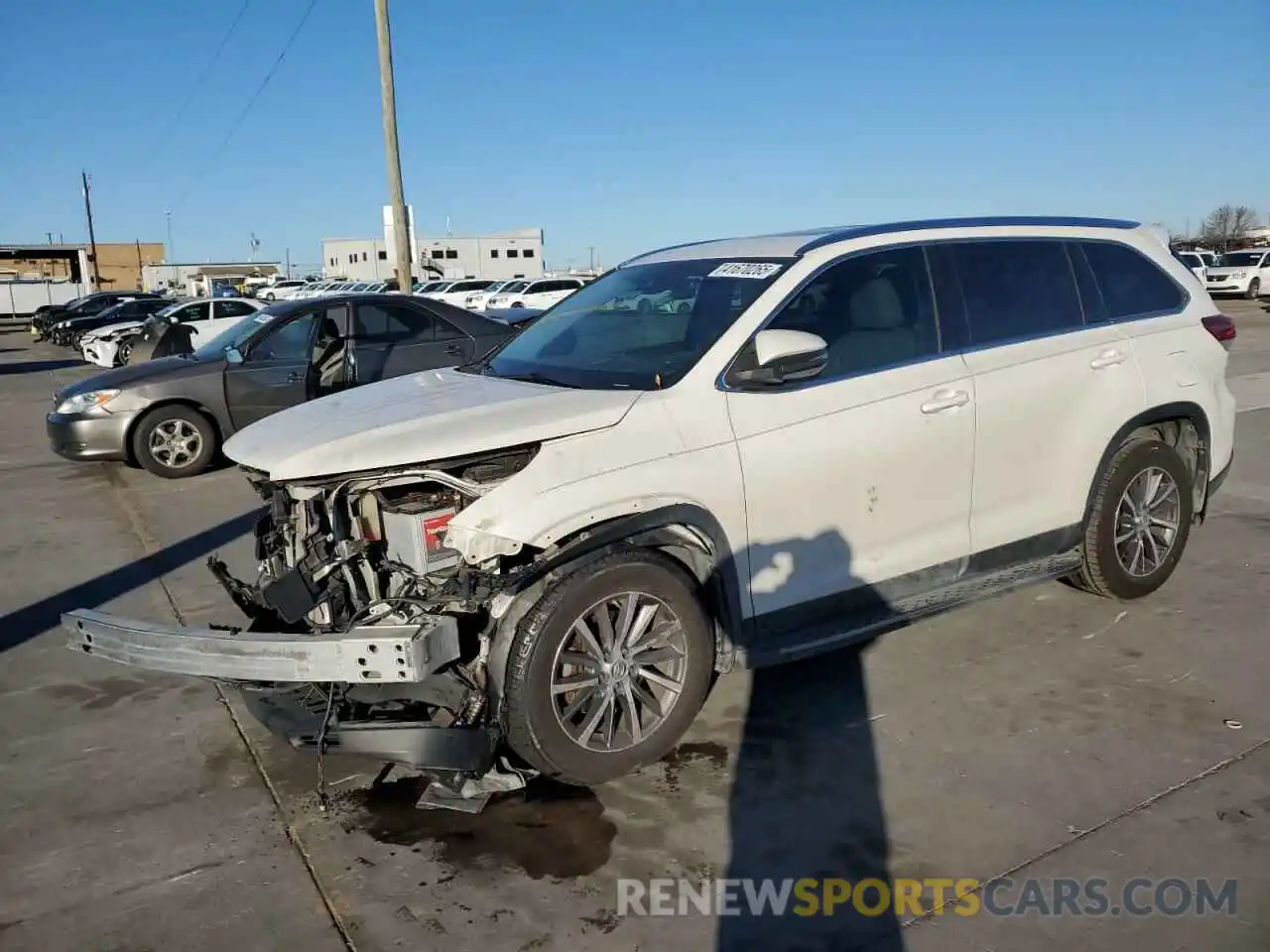 1 Photograph of a damaged car 5TDKZRFH4KS556635 TOYOTA HIGHLANDER 2019