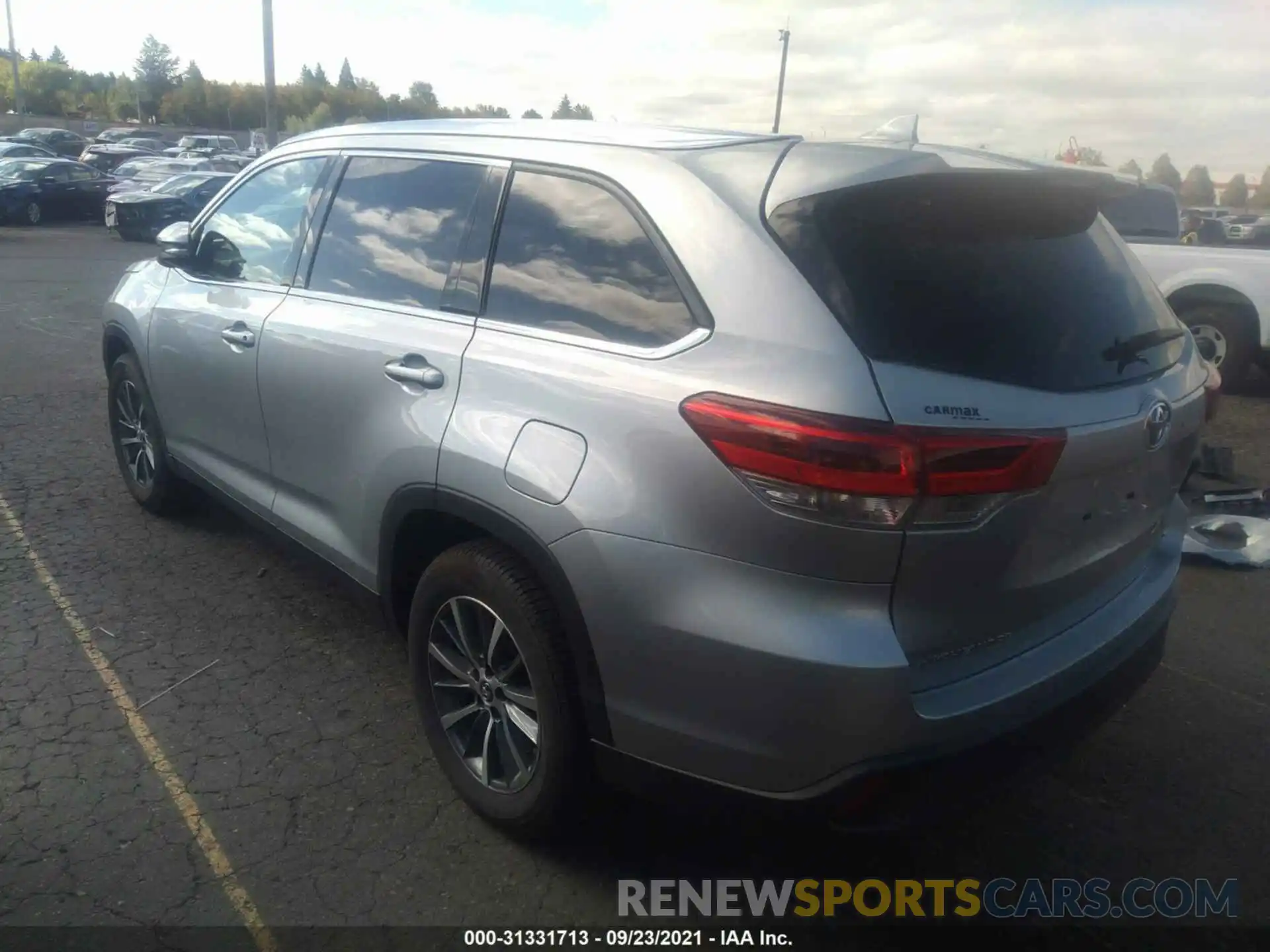 3 Photograph of a damaged car 5TDKZRFH4KS560586 TOYOTA HIGHLANDER 2019