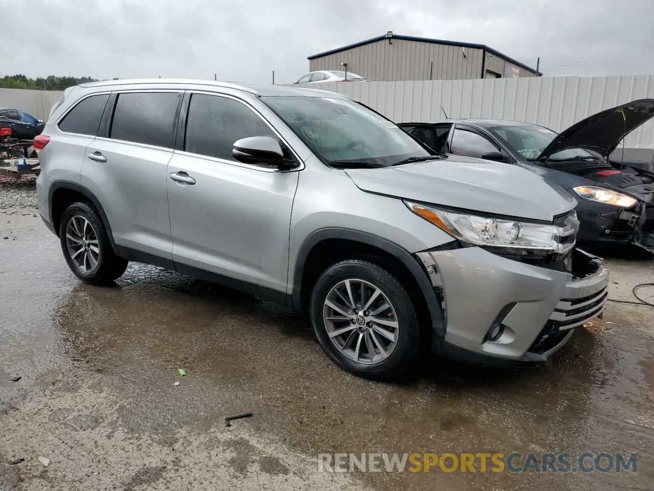 4 Photograph of a damaged car 5TDKZRFH4KS562662 TOYOTA HIGHLANDER 2019