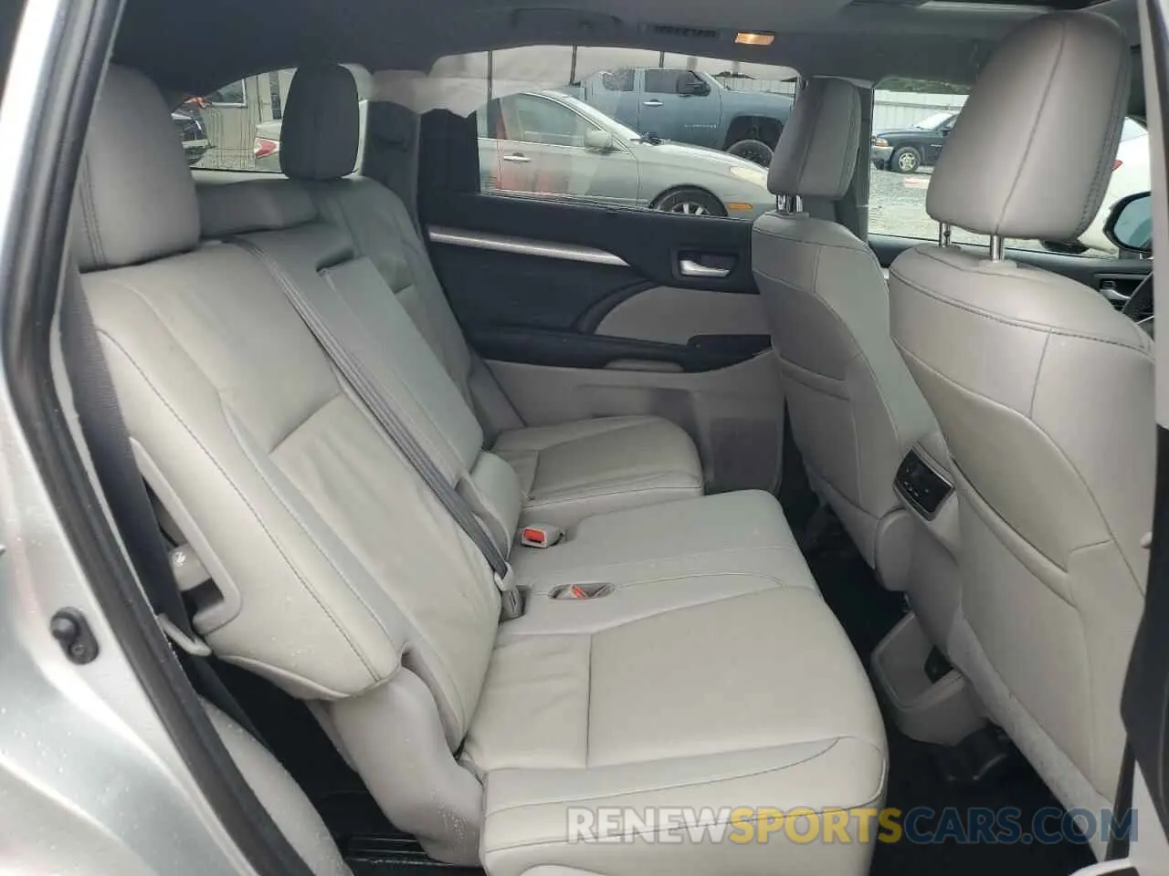 11 Photograph of a damaged car 5TDKZRFH4KS564718 TOYOTA HIGHLANDER 2019