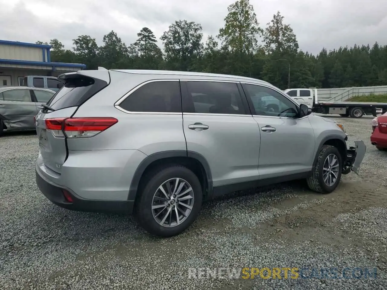 3 Photograph of a damaged car 5TDKZRFH4KS564718 TOYOTA HIGHLANDER 2019