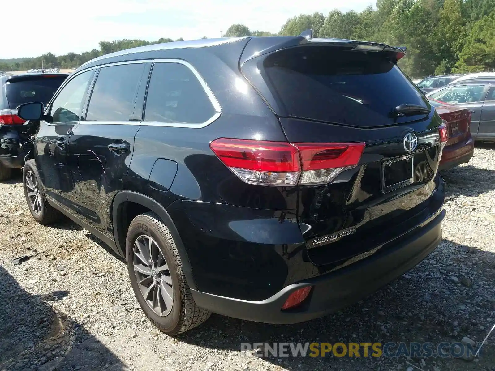 3 Photograph of a damaged car 5TDKZRFH4KS568719 TOYOTA HIGHLANDER 2019