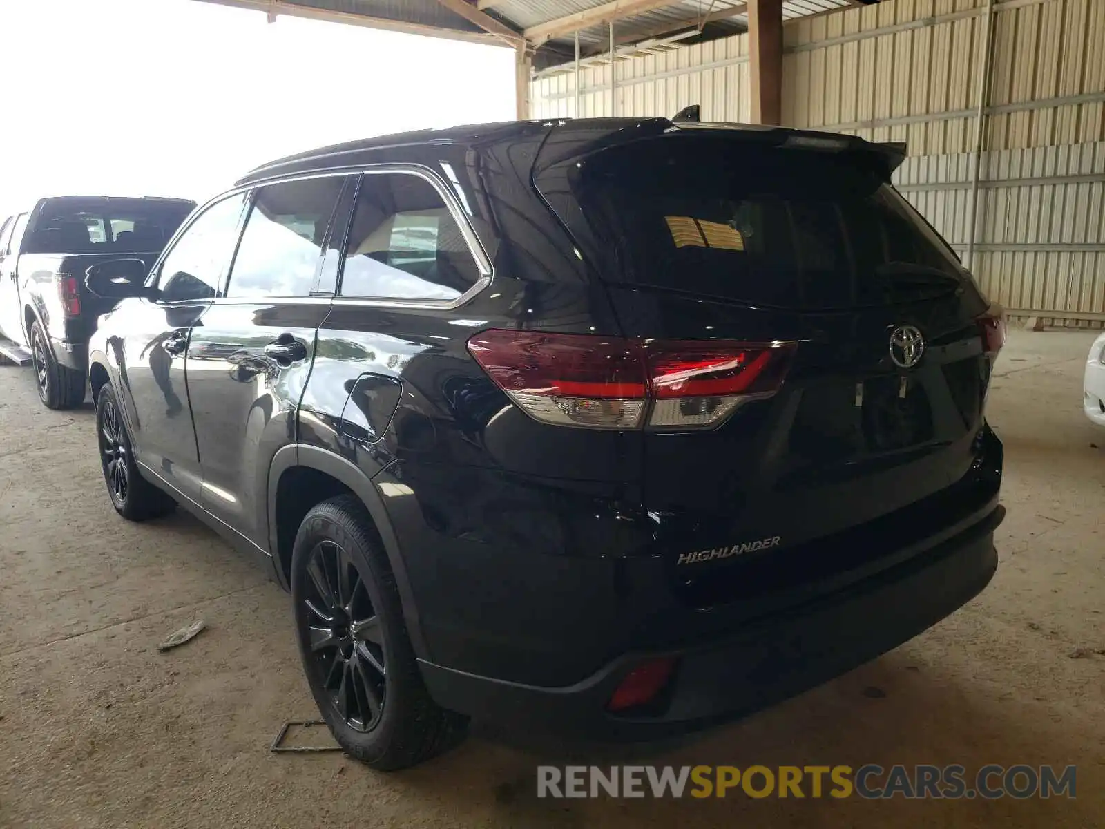 3 Photograph of a damaged car 5TDKZRFH4KS571524 TOYOTA HIGHLANDER 2019