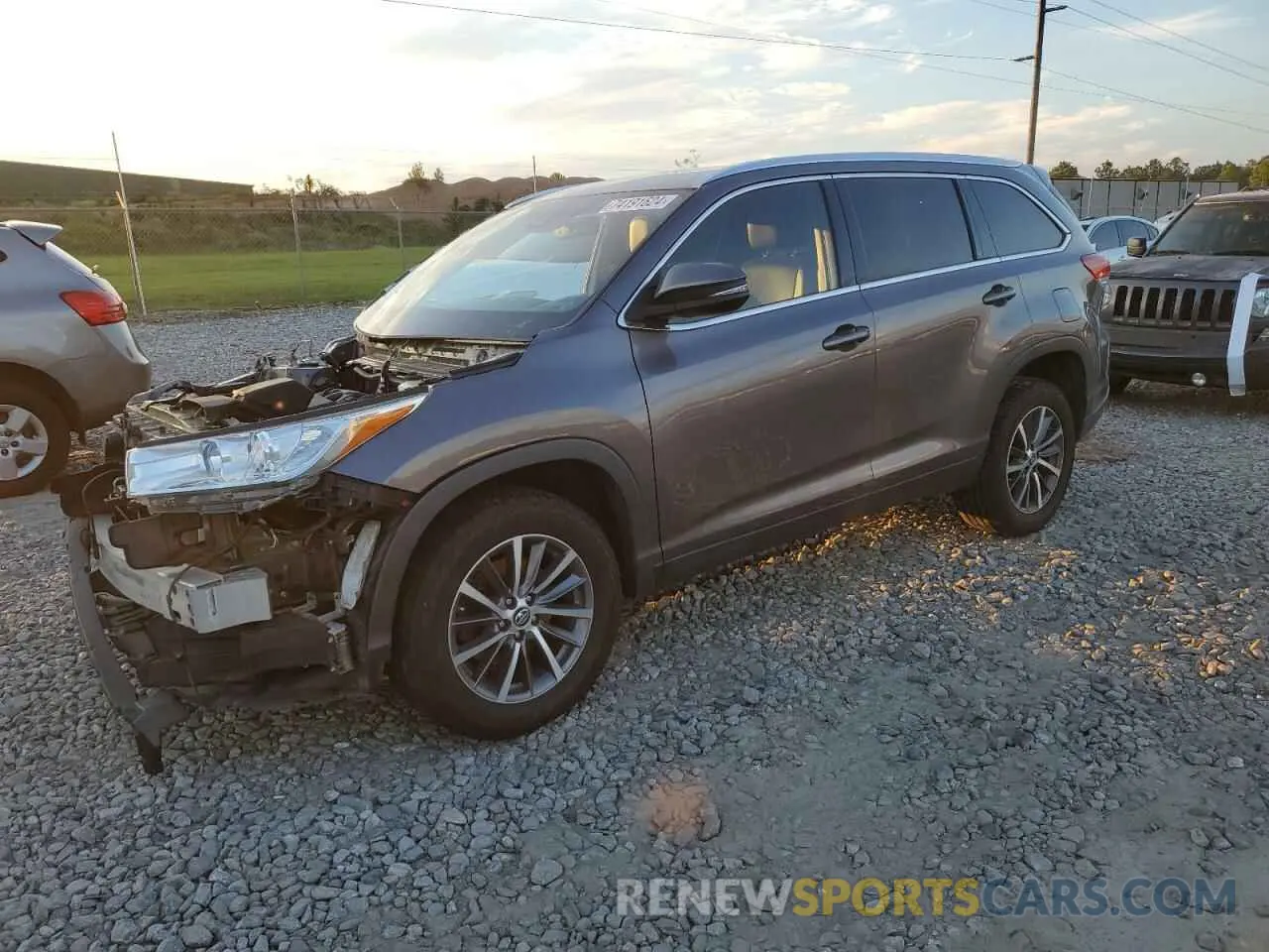 1 Photograph of a damaged car 5TDKZRFH5KS303629 TOYOTA HIGHLANDER 2019