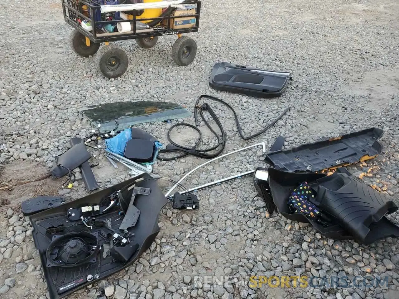 13 Photograph of a damaged car 5TDKZRFH5KS303629 TOYOTA HIGHLANDER 2019