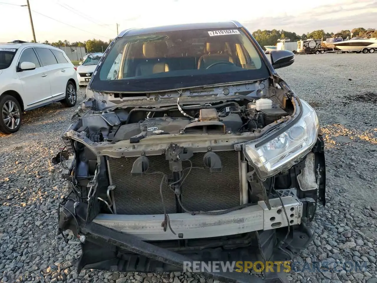 5 Photograph of a damaged car 5TDKZRFH5KS303629 TOYOTA HIGHLANDER 2019