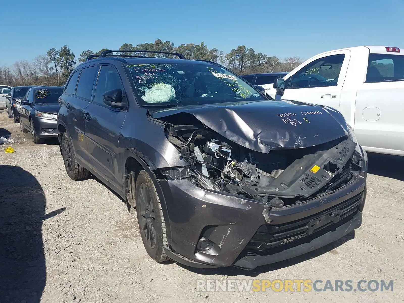 1 Photograph of a damaged car 5TDKZRFH5KS314050 TOYOTA HIGHLANDER 2019