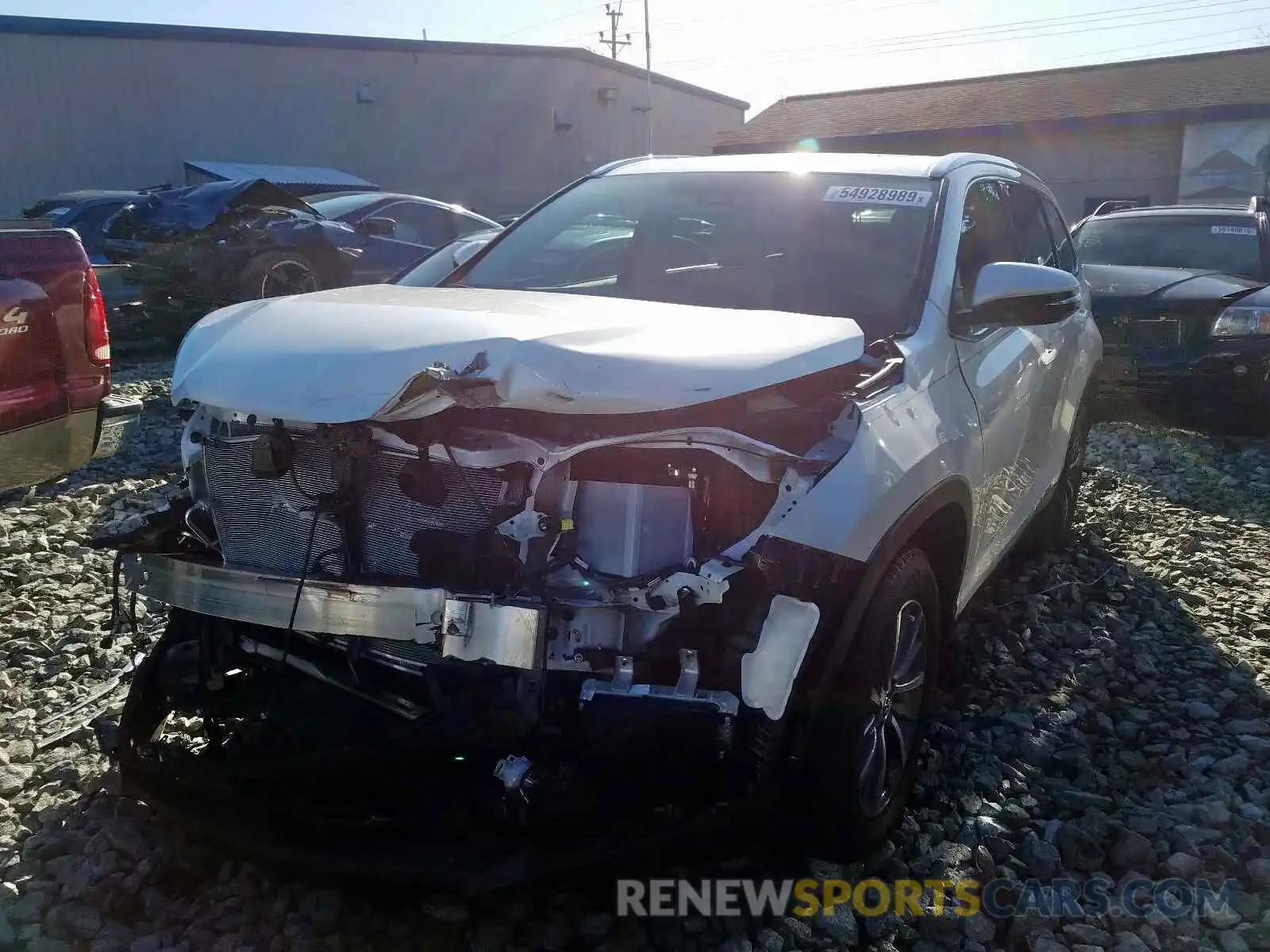 1 Photograph of a damaged car 5TDKZRFH5KS317806 TOYOTA HIGHLANDER 2019