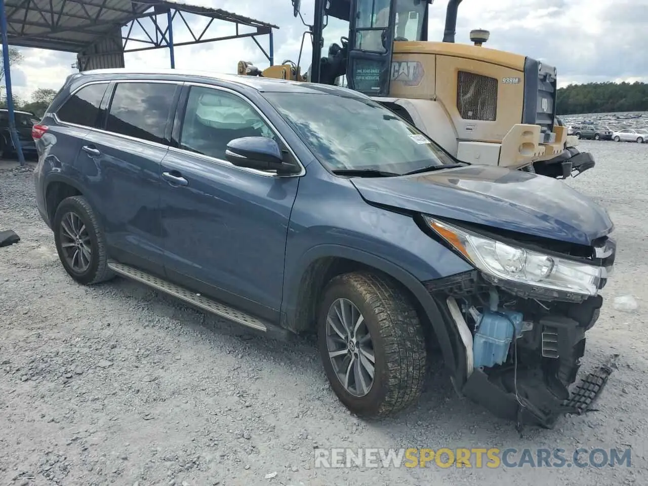4 Photograph of a damaged car 5TDKZRFH5KS329907 TOYOTA HIGHLANDER 2019