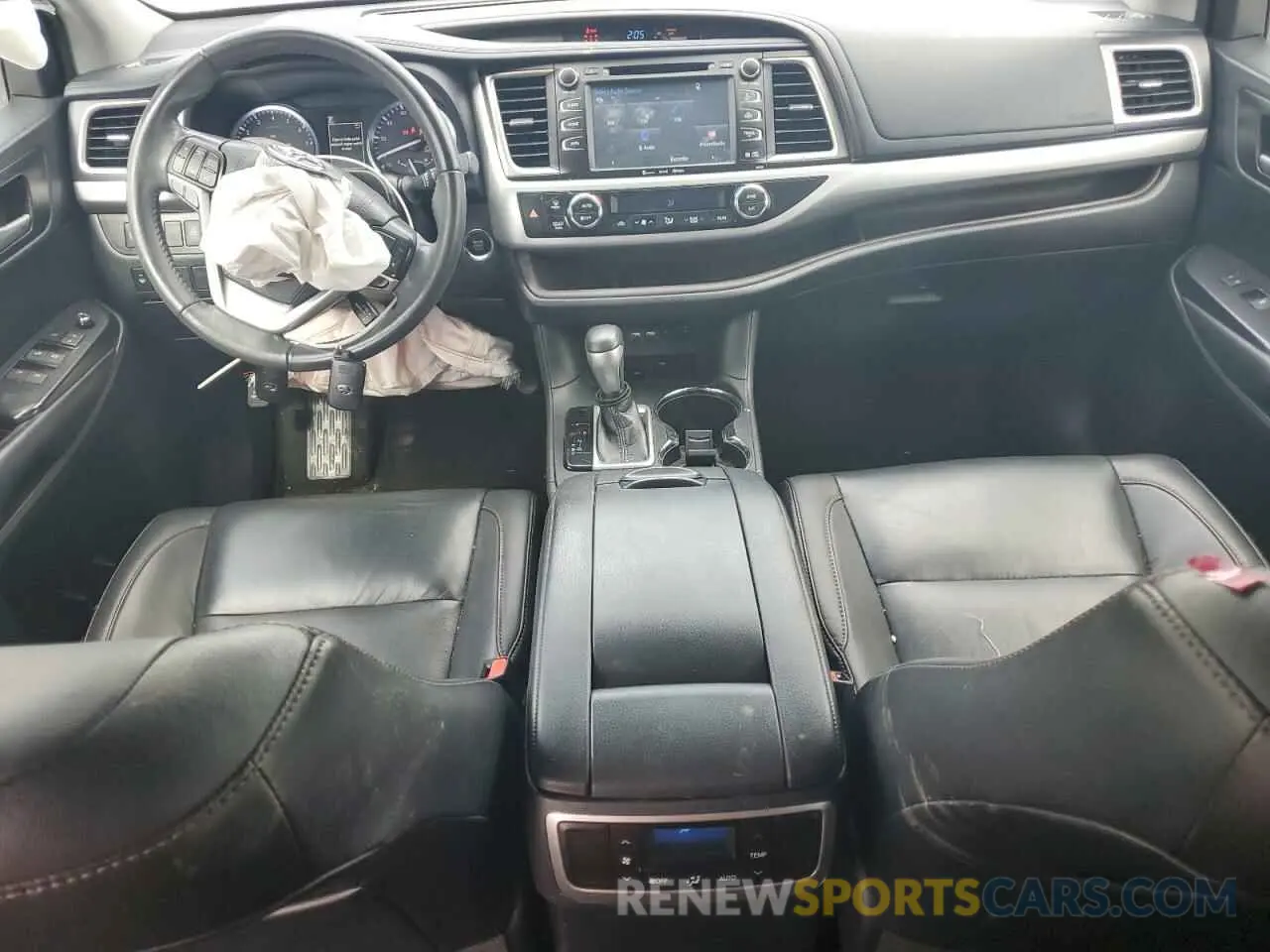8 Photograph of a damaged car 5TDKZRFH5KS329907 TOYOTA HIGHLANDER 2019