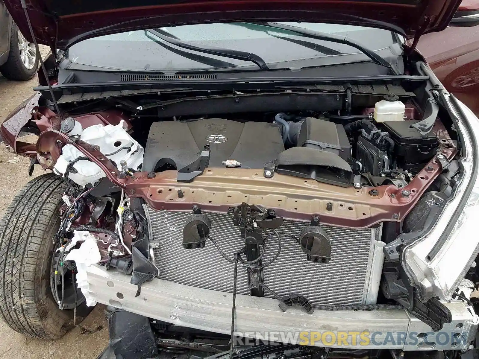 7 Photograph of a damaged car 5TDKZRFH5KS338784 TOYOTA HIGHLANDER 2019