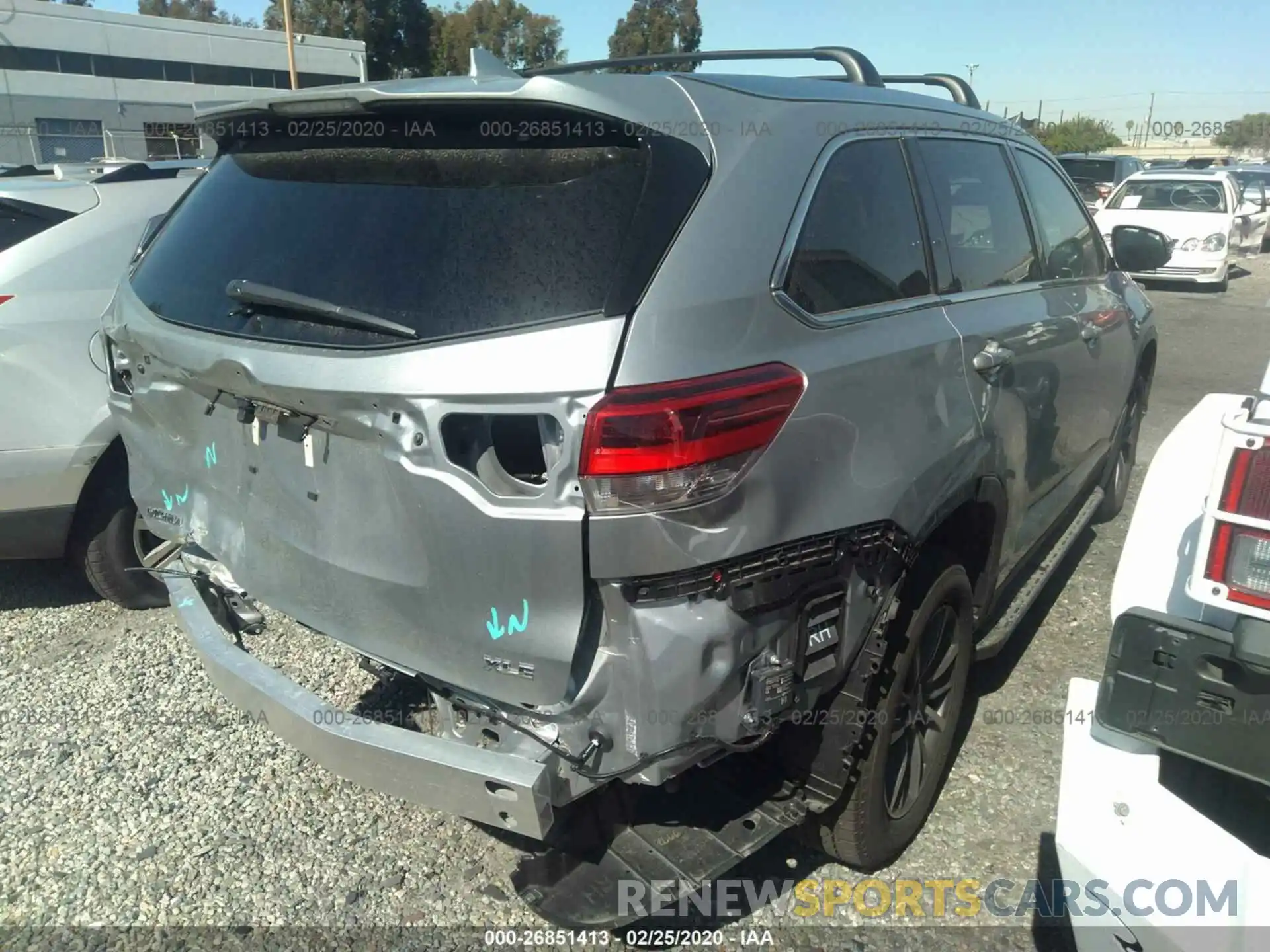 4 Photograph of a damaged car 5TDKZRFH5KS344505 TOYOTA HIGHLANDER 2019