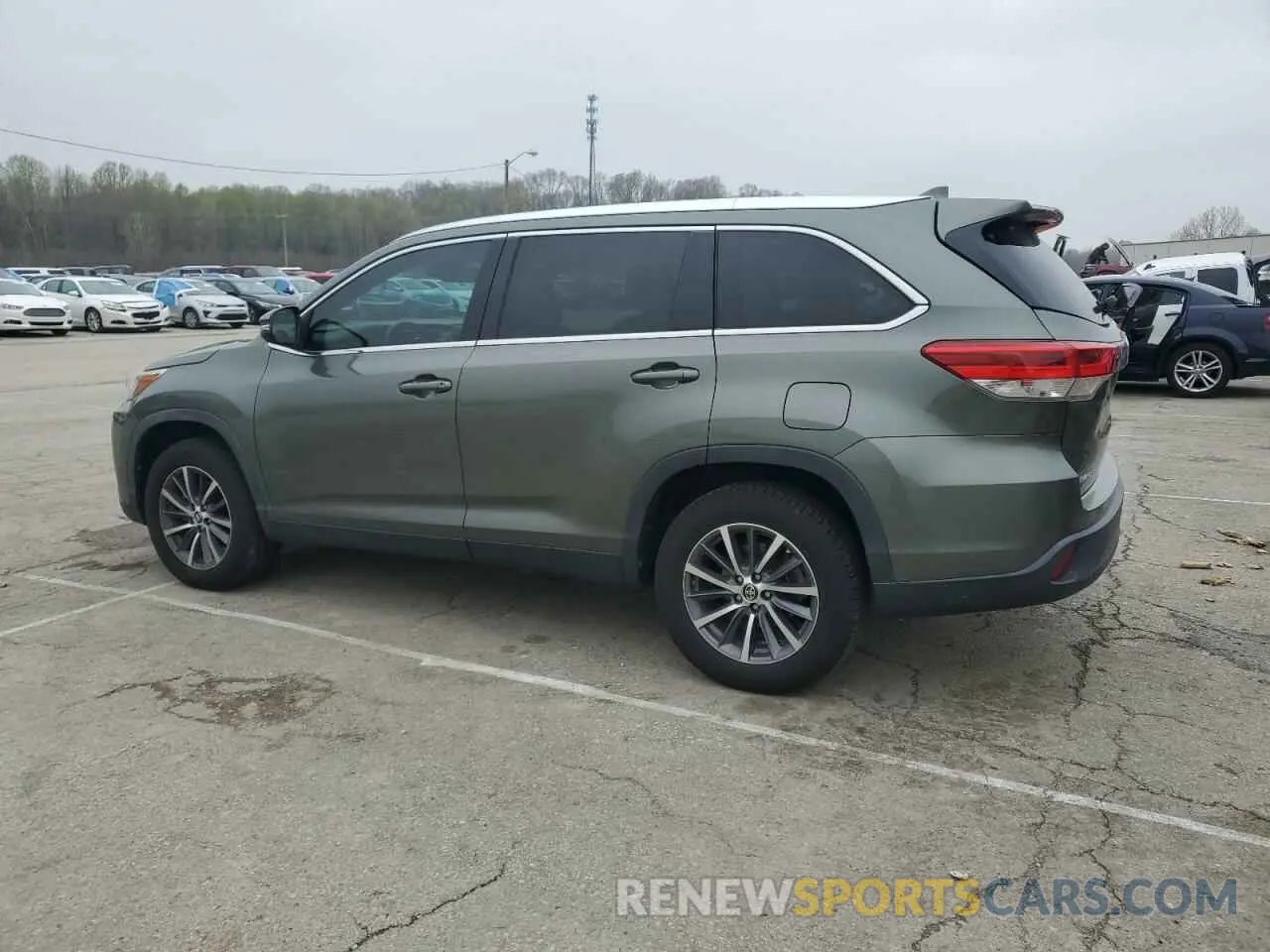 2 Photograph of a damaged car 5TDKZRFH5KS348876 TOYOTA HIGHLANDER 2019