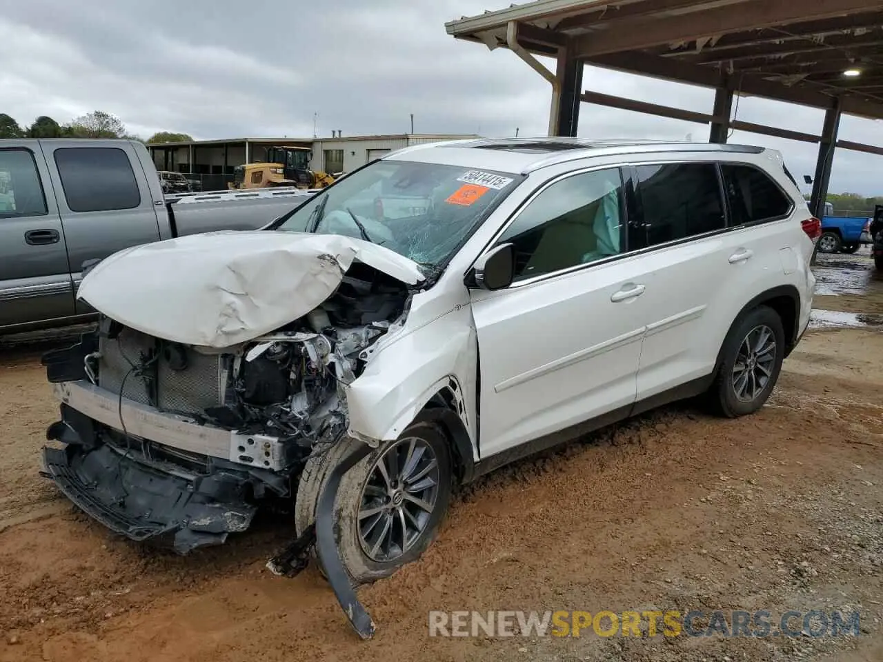 1 Photograph of a damaged car 5TDKZRFH5KS553176 TOYOTA HIGHLANDER 2019