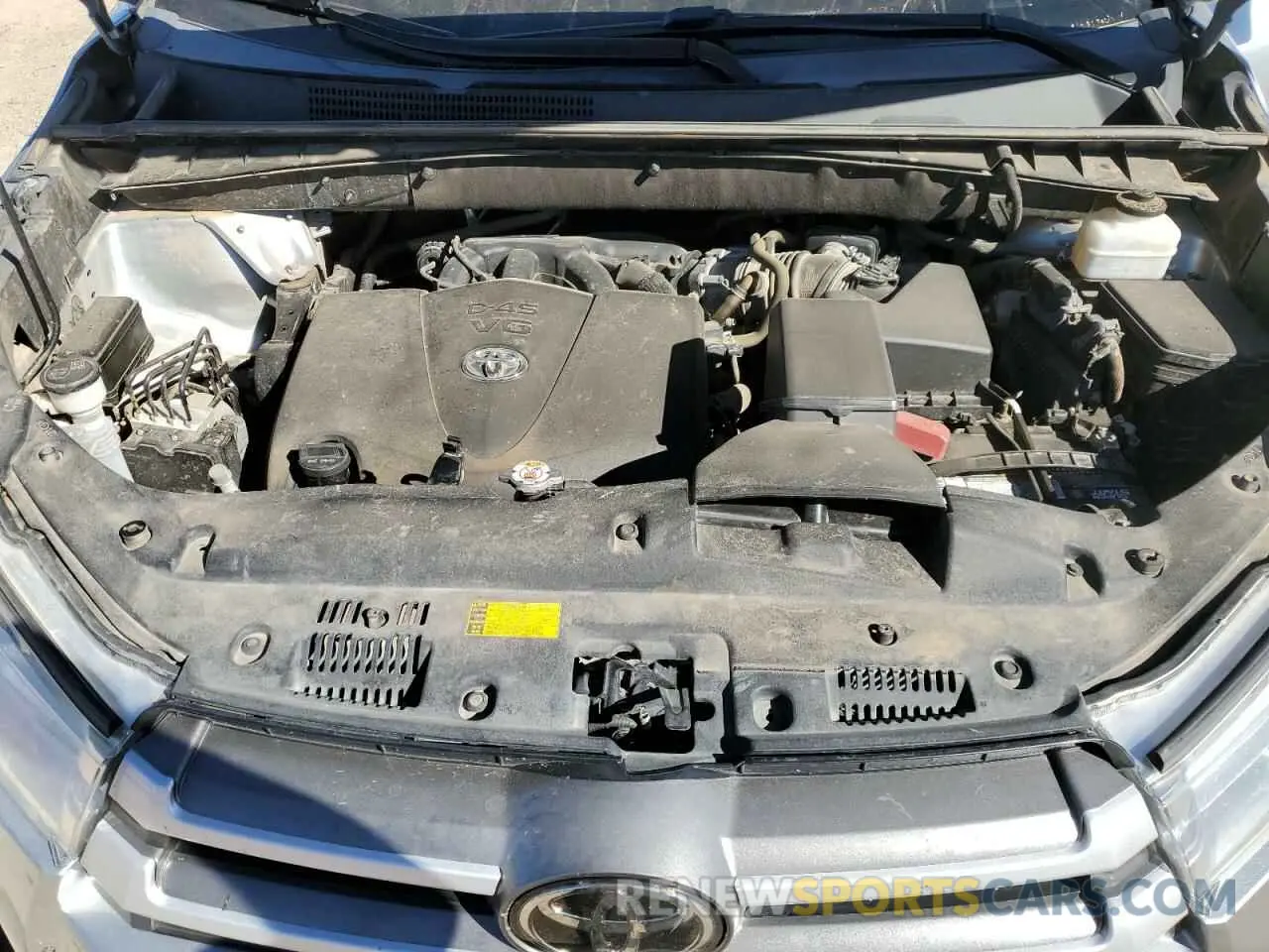 12 Photograph of a damaged car 5TDKZRFH5KS557664 TOYOTA HIGHLANDER 2019