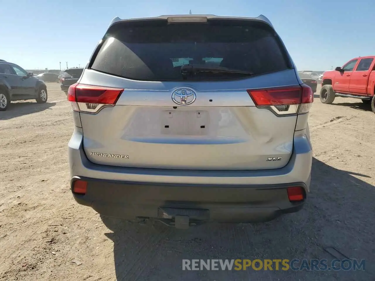 6 Photograph of a damaged car 5TDKZRFH5KS557664 TOYOTA HIGHLANDER 2019
