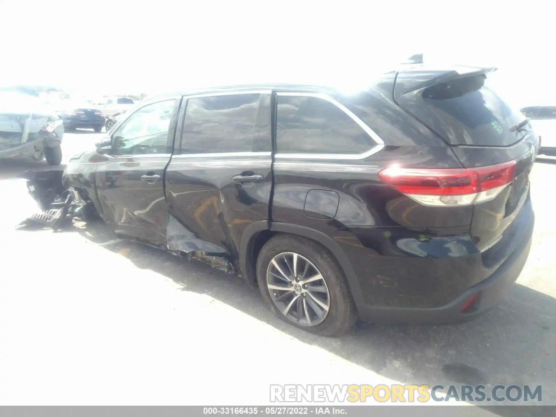 3 Photograph of a damaged car 5TDKZRFH5KS557972 TOYOTA HIGHLANDER 2019