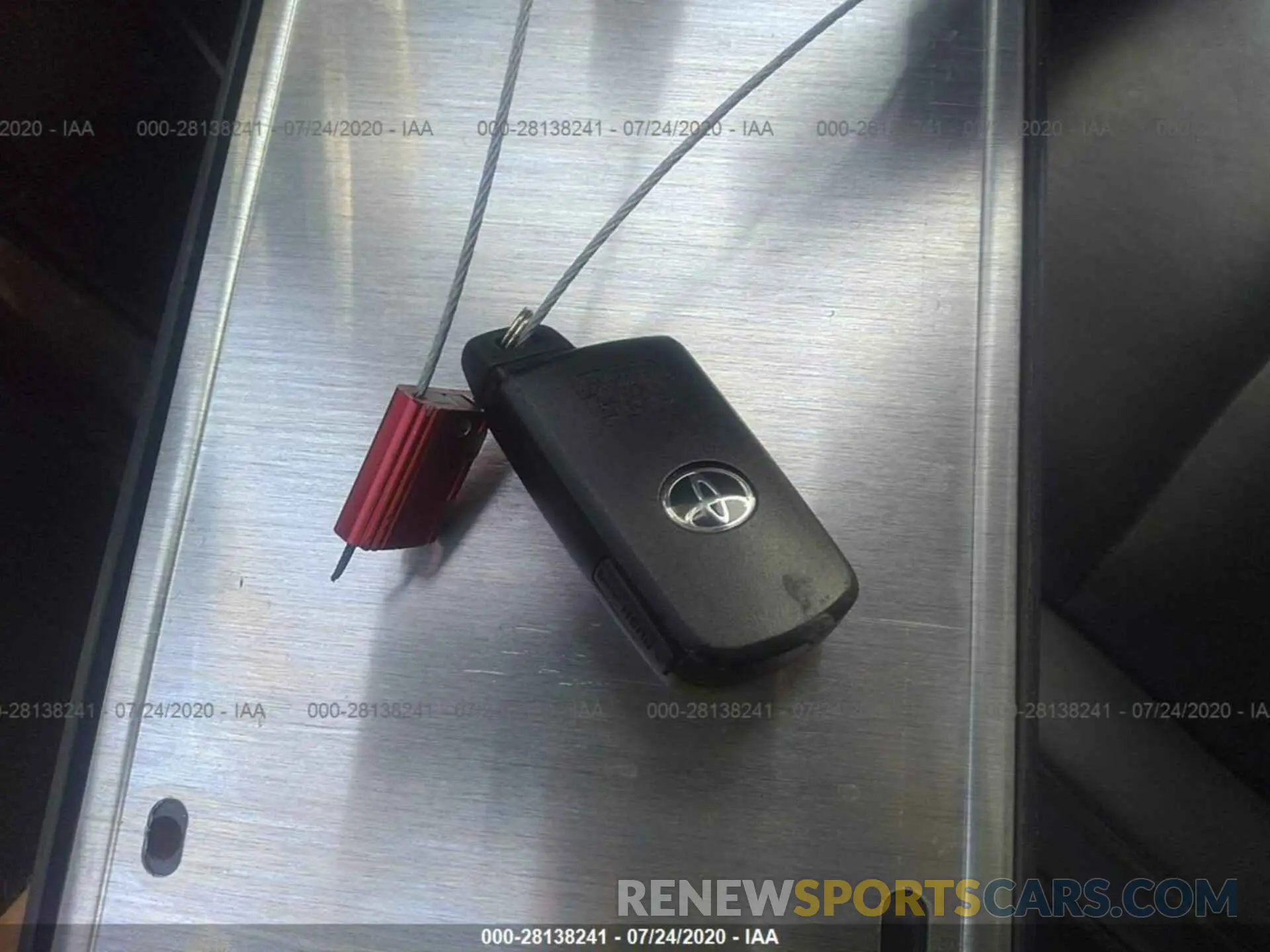 11 Photograph of a damaged car 5TDKZRFH5KS559060 TOYOTA HIGHLANDER 2019
