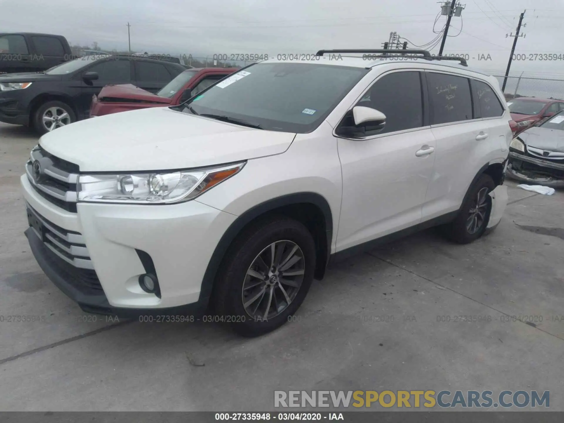 2 Photograph of a damaged car 5TDKZRFH5KS566963 TOYOTA HIGHLANDER 2019