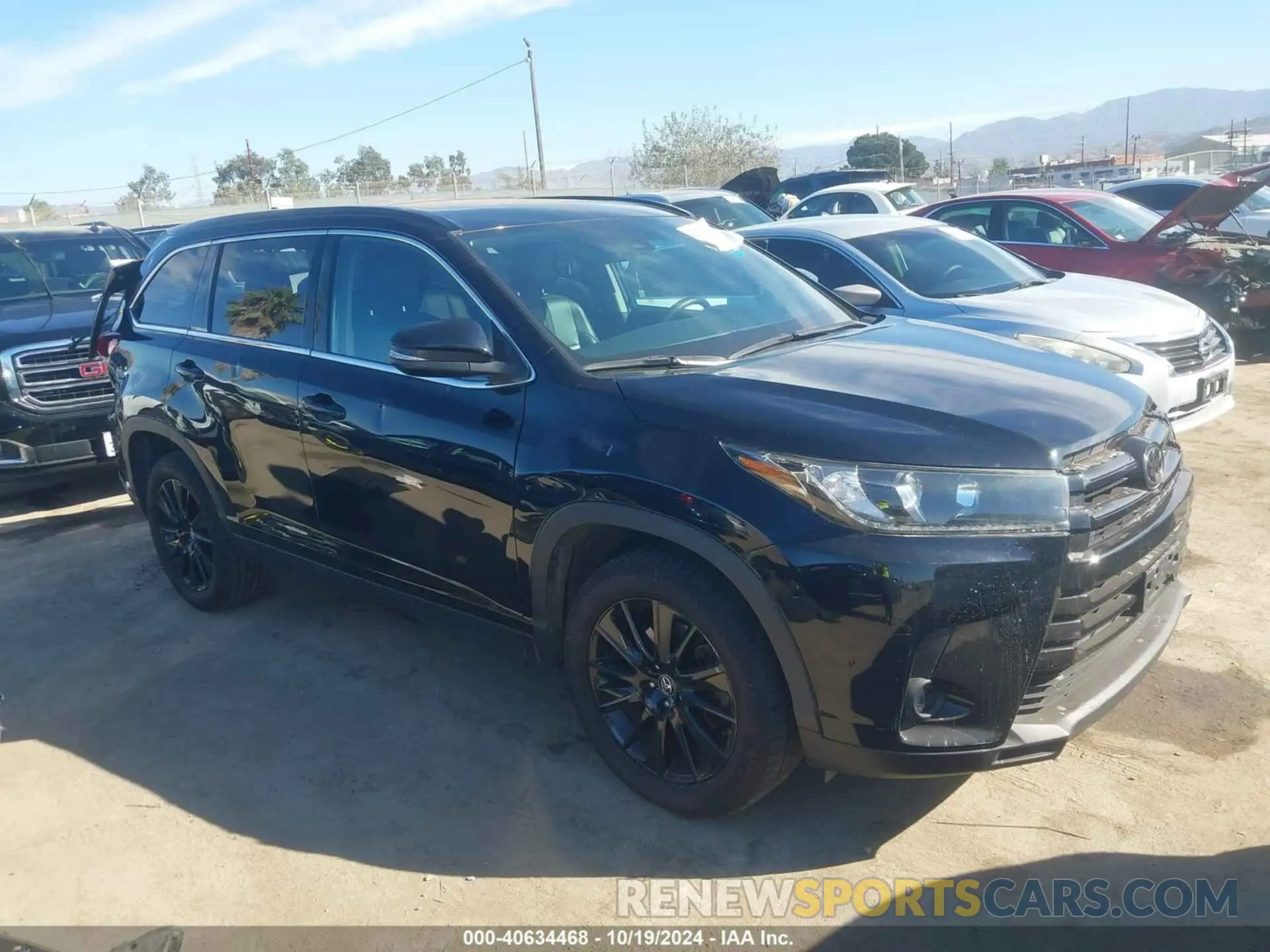 1 Photograph of a damaged car 5TDKZRFH5KS569698 TOYOTA HIGHLANDER 2019