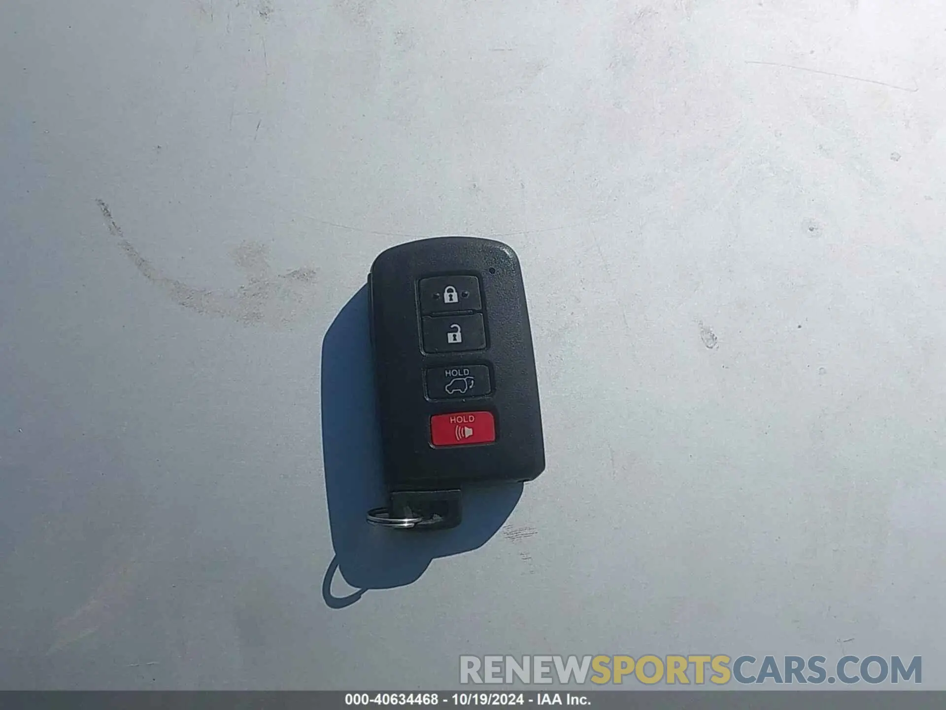11 Photograph of a damaged car 5TDKZRFH5KS569698 TOYOTA HIGHLANDER 2019