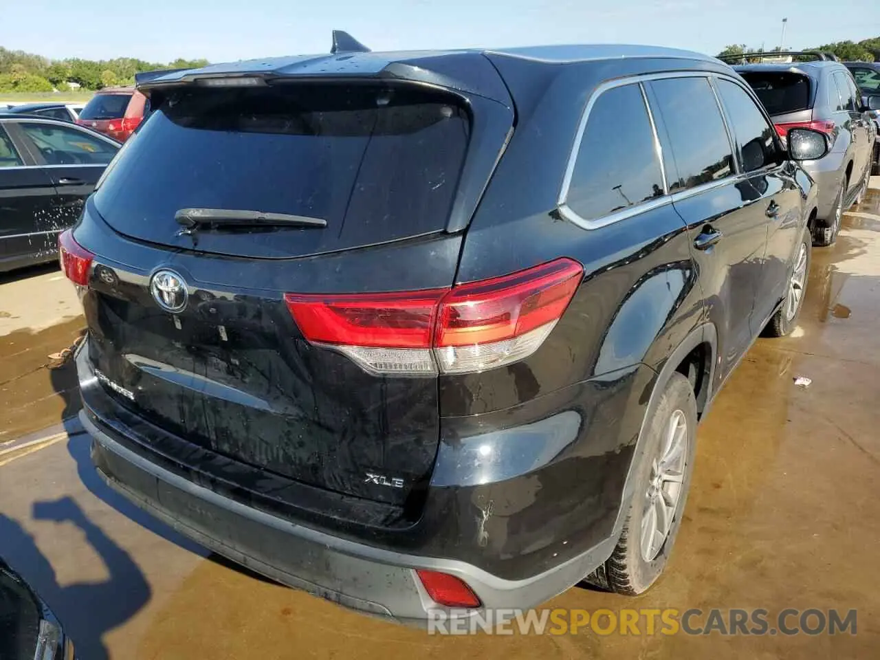 6 Photograph of a damaged car 5TDKZRFH5KS569975 TOYOTA HIGHLANDER 2019