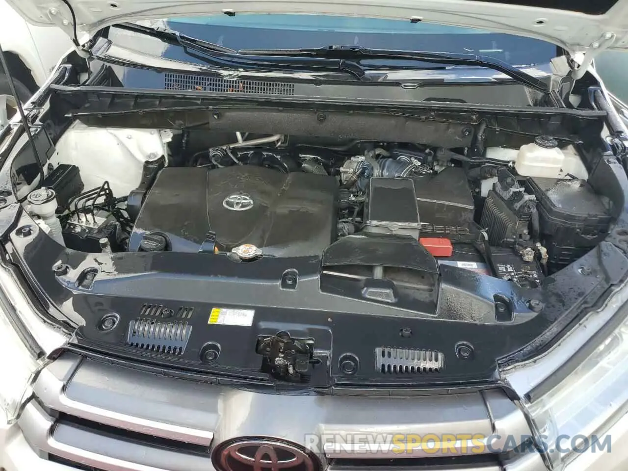 12 Photograph of a damaged car 5TDKZRFH5KS571225 TOYOTA HIGHLANDER 2019