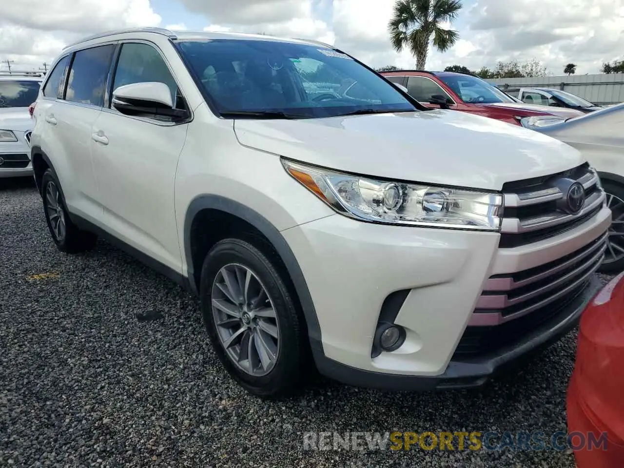 5 Photograph of a damaged car 5TDKZRFH5KS571225 TOYOTA HIGHLANDER 2019