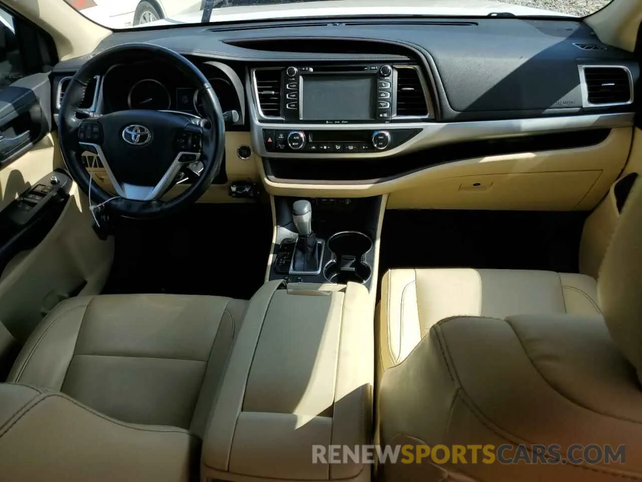 8 Photograph of a damaged car 5TDKZRFH5KS574951 TOYOTA HIGHLANDER 2019