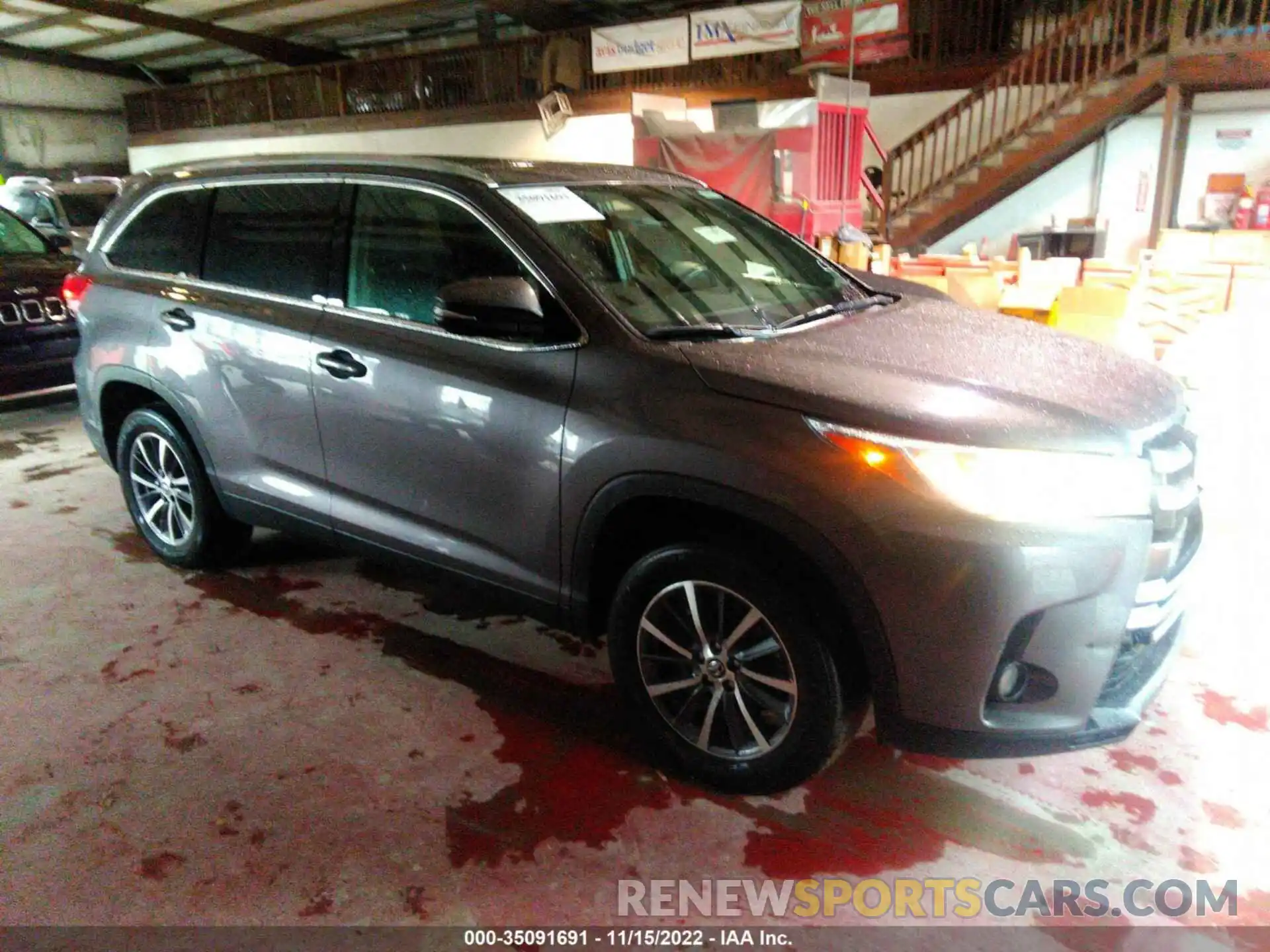 1 Photograph of a damaged car 5TDKZRFH6KS310671 TOYOTA HIGHLANDER 2019