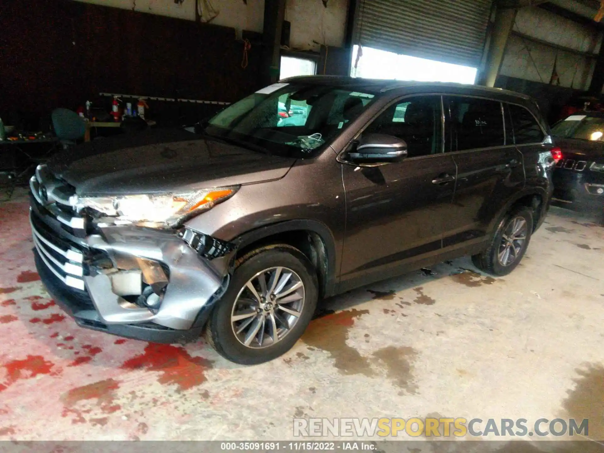 2 Photograph of a damaged car 5TDKZRFH6KS310671 TOYOTA HIGHLANDER 2019