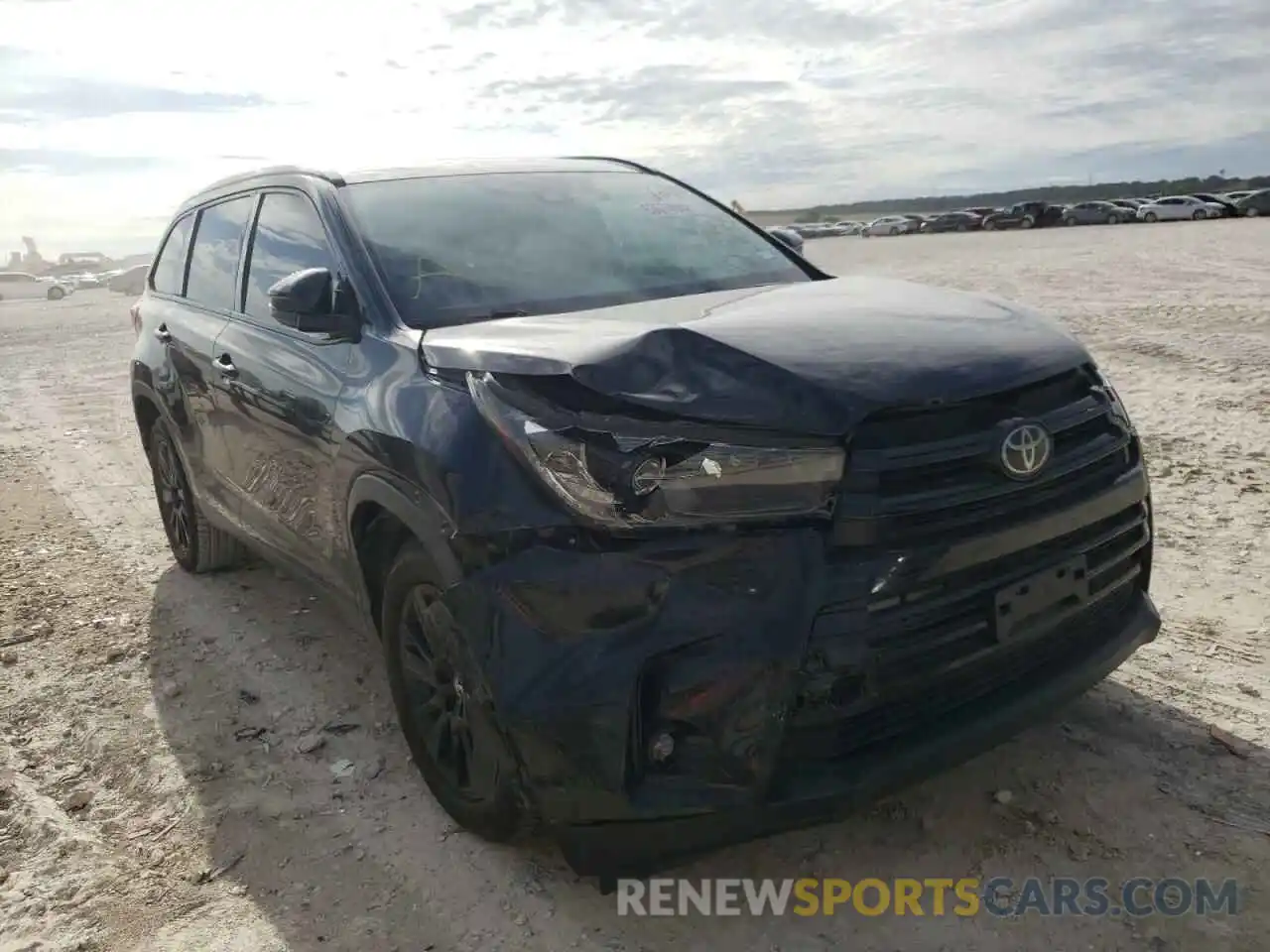 1 Photograph of a damaged car 5TDKZRFH6KS315630 TOYOTA HIGHLANDER 2019