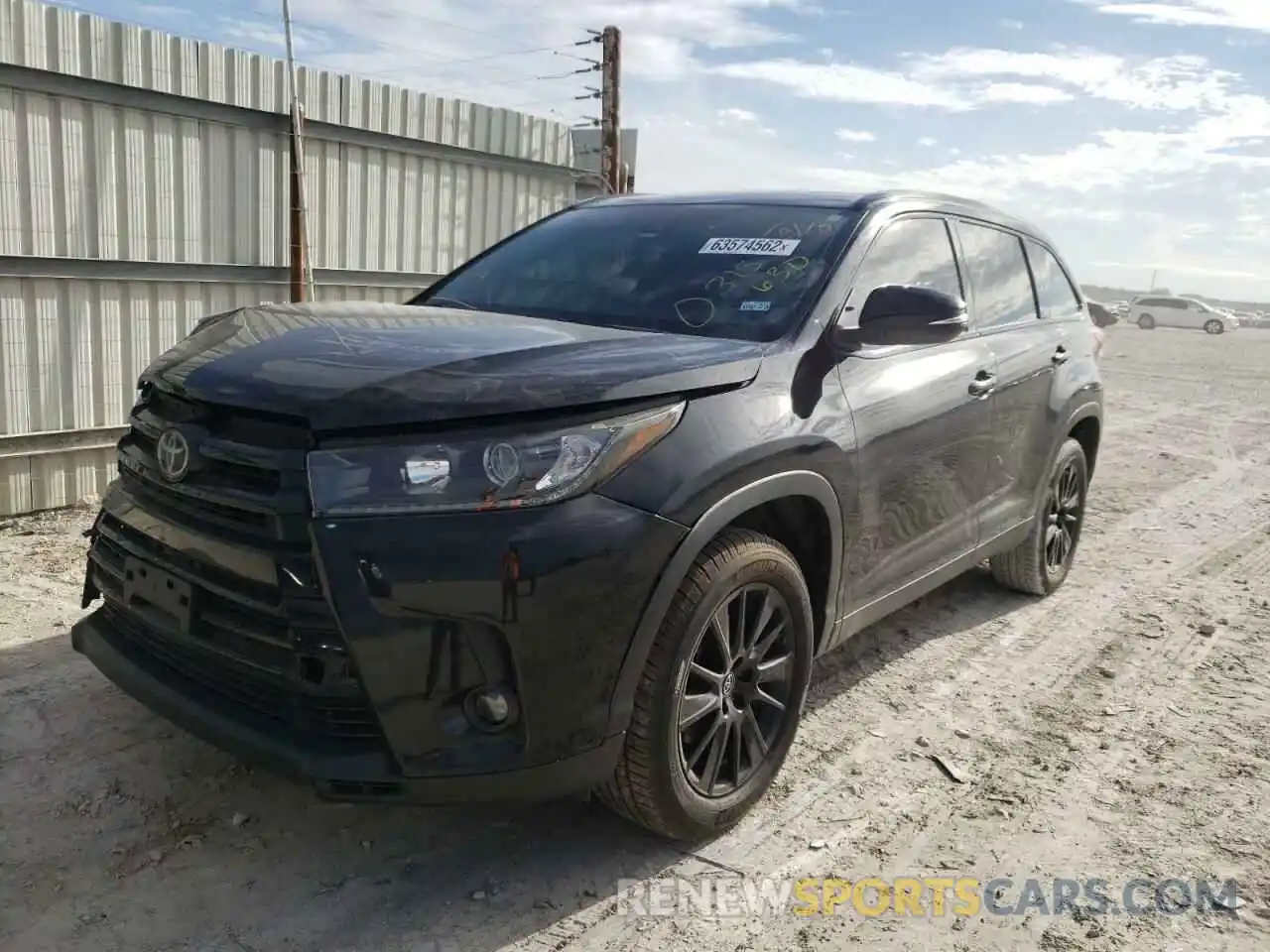 2 Photograph of a damaged car 5TDKZRFH6KS315630 TOYOTA HIGHLANDER 2019