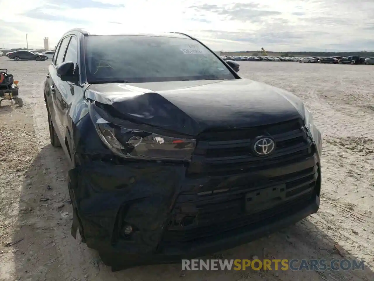 9 Photograph of a damaged car 5TDKZRFH6KS315630 TOYOTA HIGHLANDER 2019