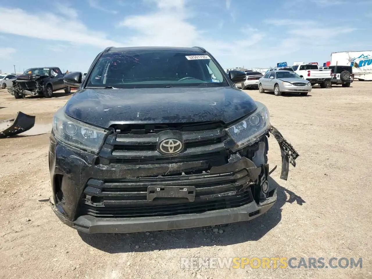 5 Photograph of a damaged car 5TDKZRFH6KS324375 TOYOTA HIGHLANDER 2019