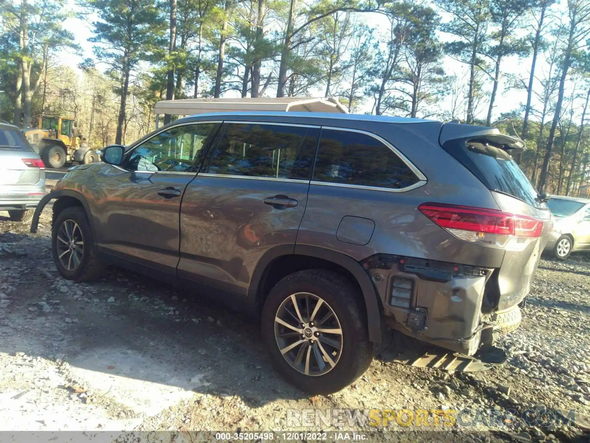 3 Photograph of a damaged car 5TDKZRFH6KS359482 TOYOTA HIGHLANDER 2019