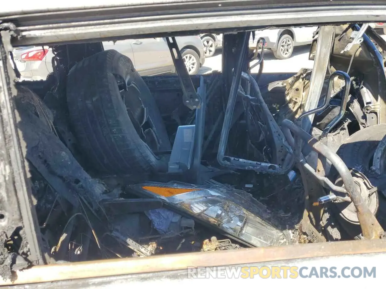 11 Photograph of a damaged car 5TDKZRFH6KS556880 TOYOTA HIGHLANDER 2019