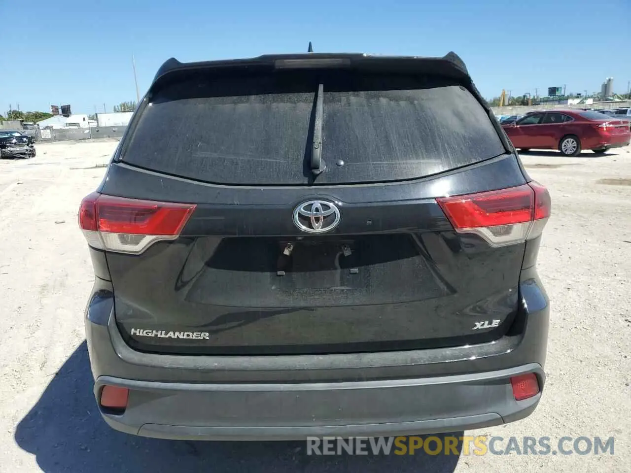 6 Photograph of a damaged car 5TDKZRFH6KS556880 TOYOTA HIGHLANDER 2019