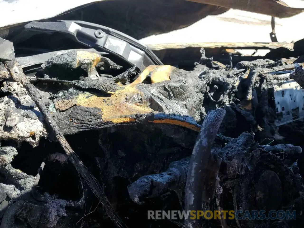 9 Photograph of a damaged car 5TDKZRFH6KS556880 TOYOTA HIGHLANDER 2019