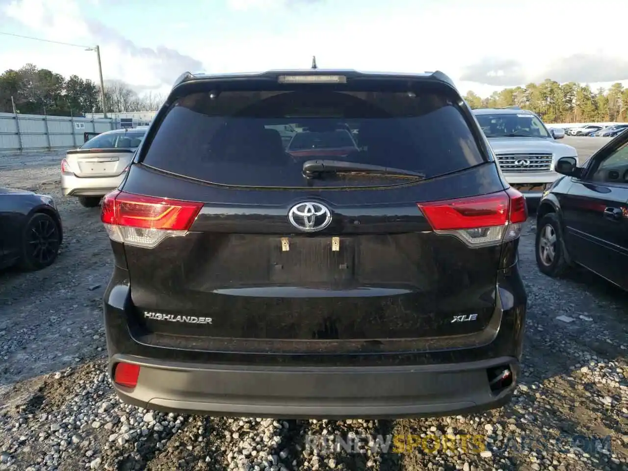 6 Photograph of a damaged car 5TDKZRFH6KS560122 TOYOTA HIGHLANDER 2019